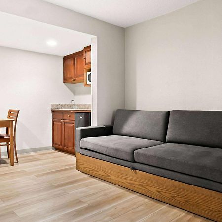 Days Inn & Suites By Wyndham Warren Eksteriør bilde