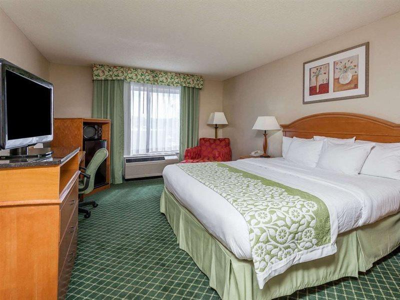 Days Inn & Suites By Wyndham Warren Eksteriør bilde