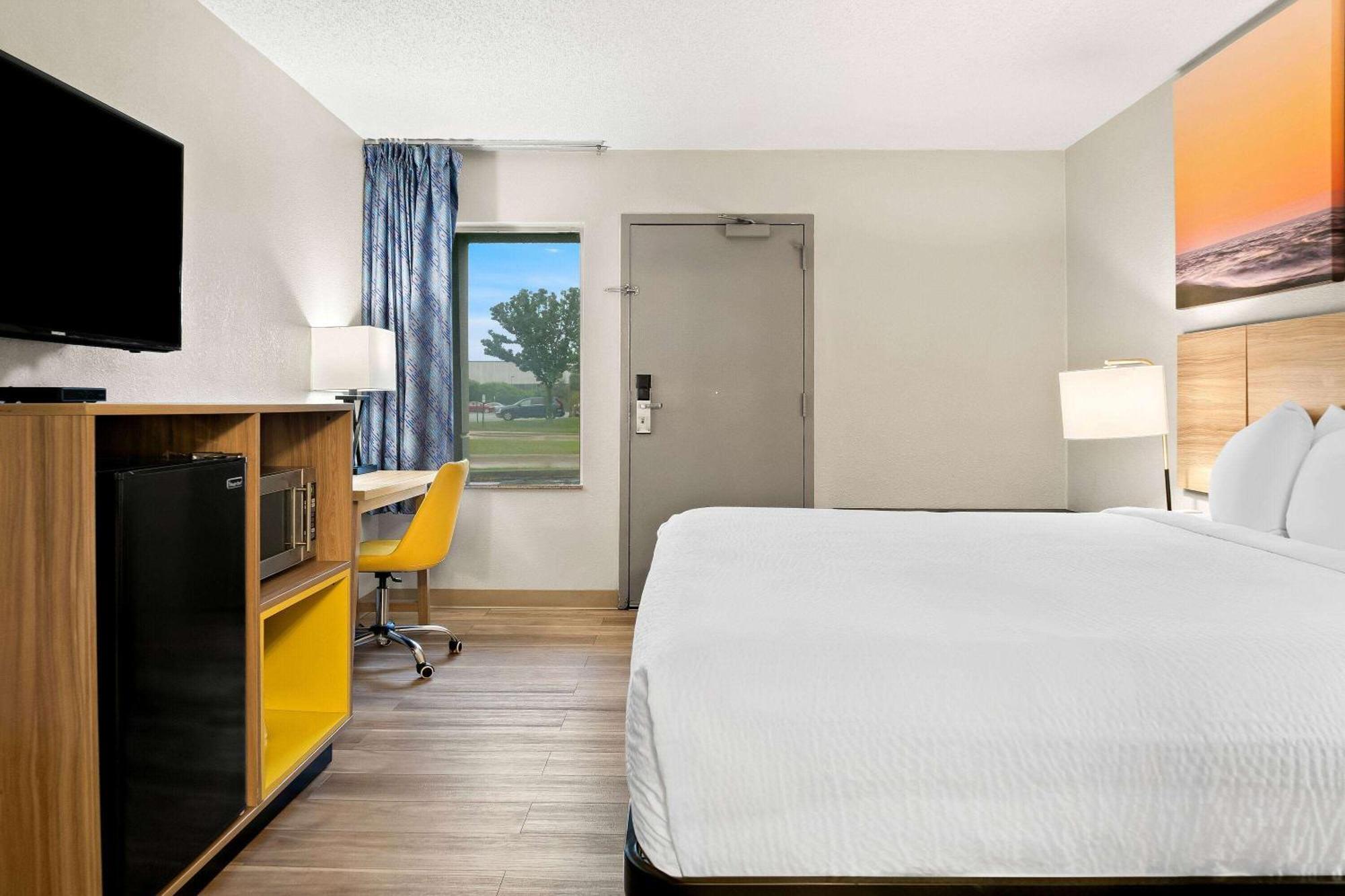 Days Inn & Suites By Wyndham Warren Eksteriør bilde