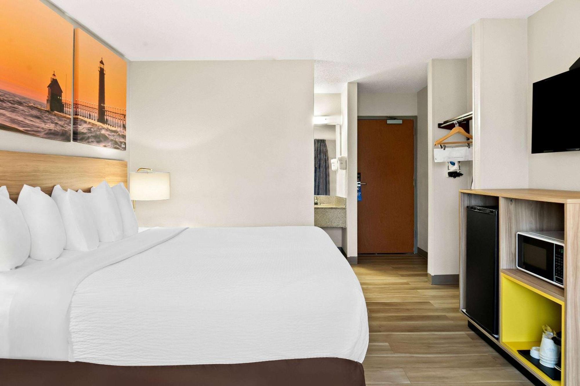 Days Inn & Suites By Wyndham Warren Eksteriør bilde