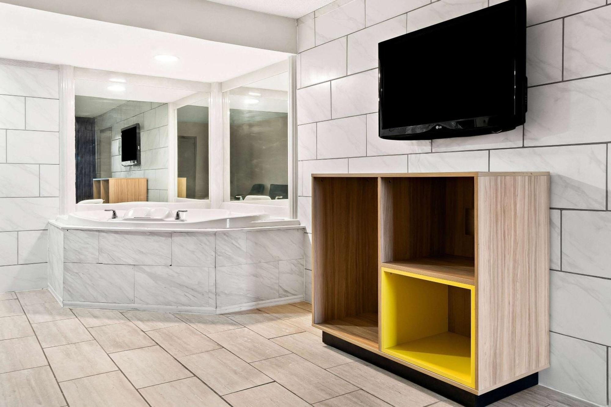 Days Inn & Suites By Wyndham Warren Eksteriør bilde