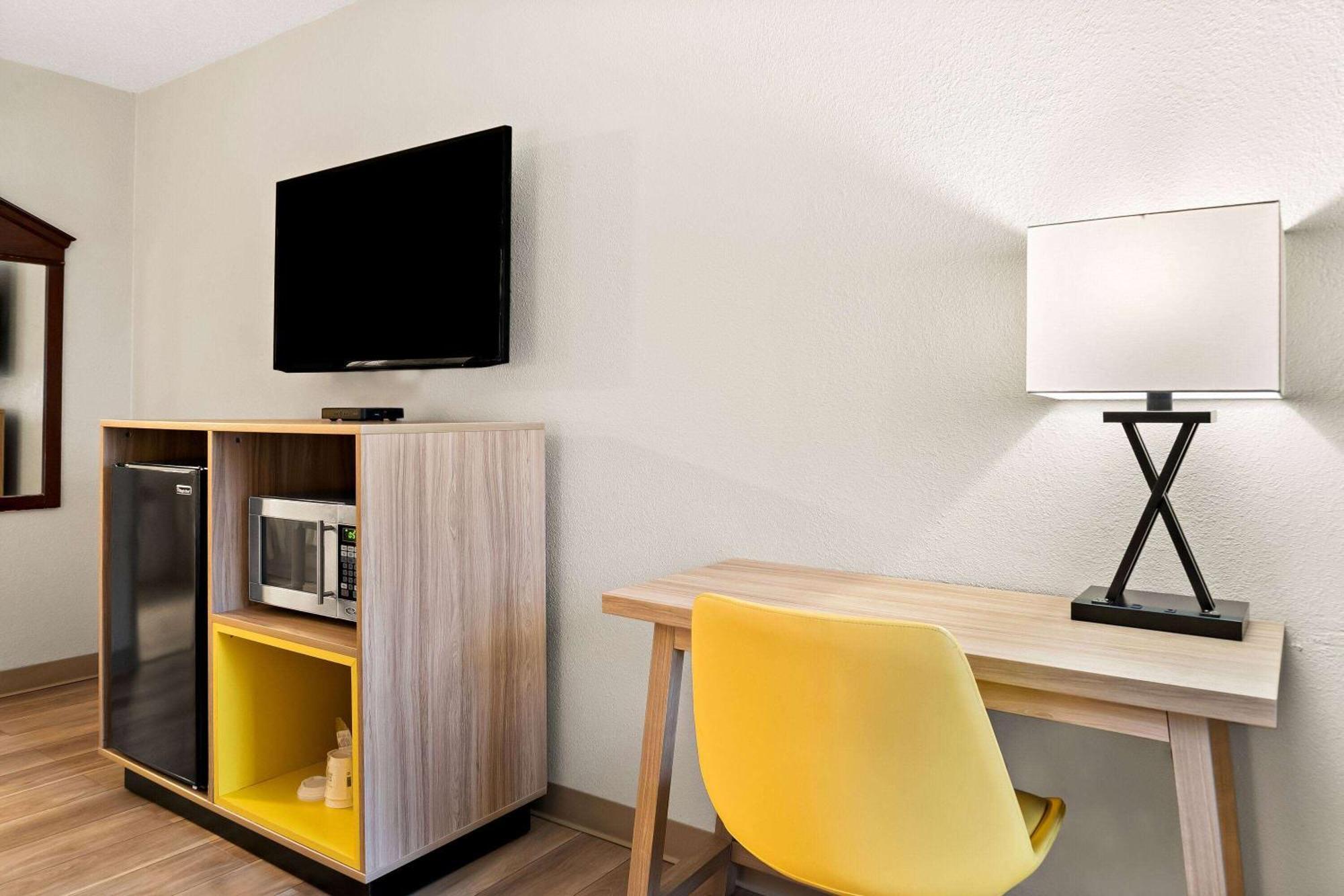 Days Inn & Suites By Wyndham Warren Eksteriør bilde