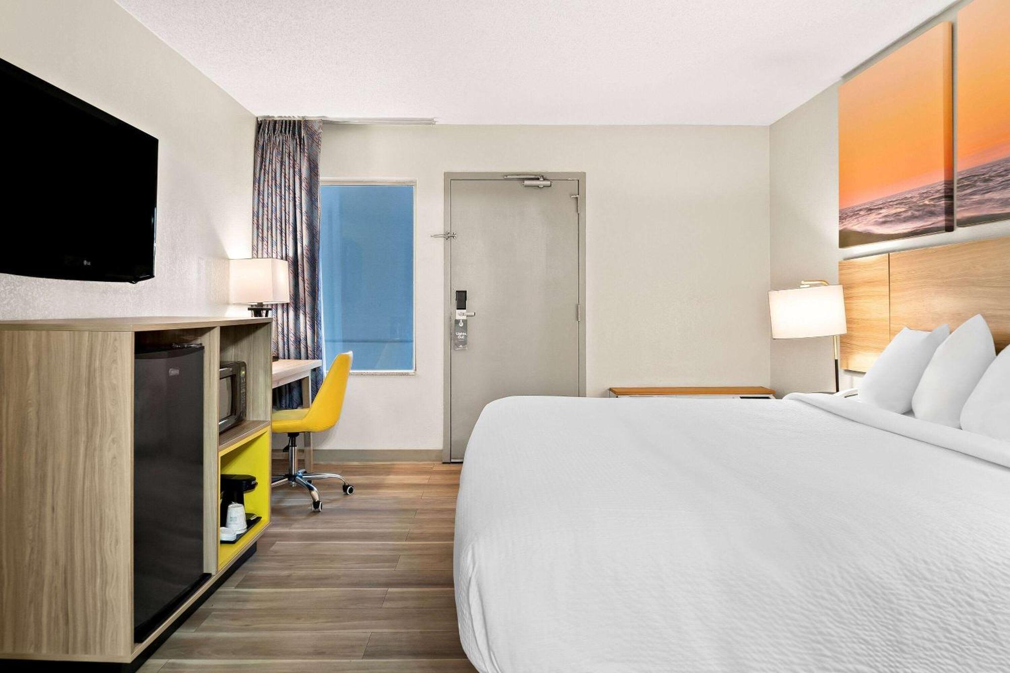 Days Inn & Suites By Wyndham Warren Eksteriør bilde