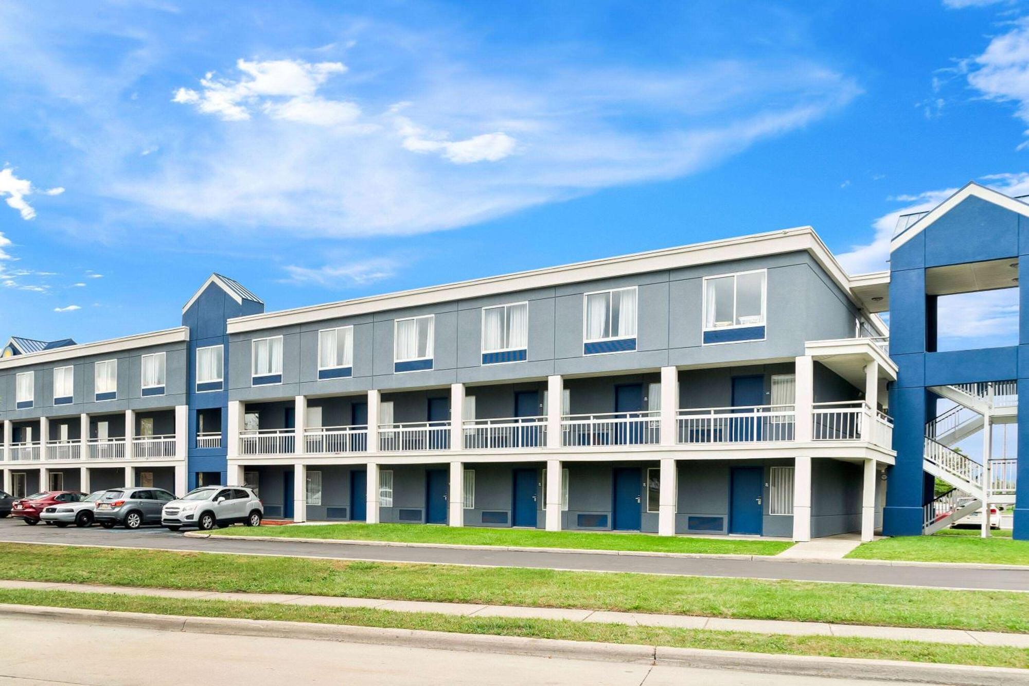 Days Inn & Suites By Wyndham Warren Eksteriør bilde